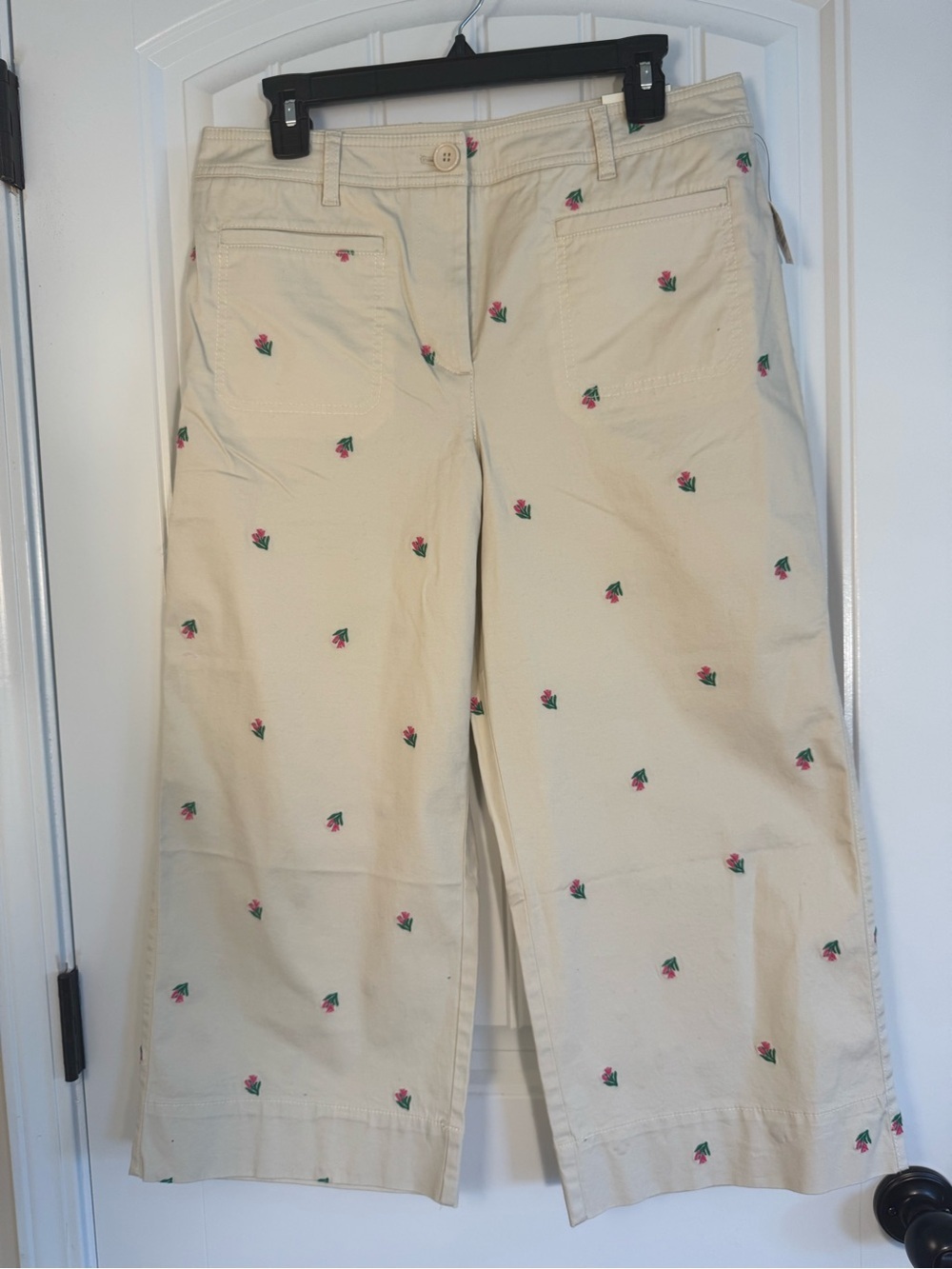 Talbots Beige Cropped Embroidered Floral NWT - Picture 1 of 6